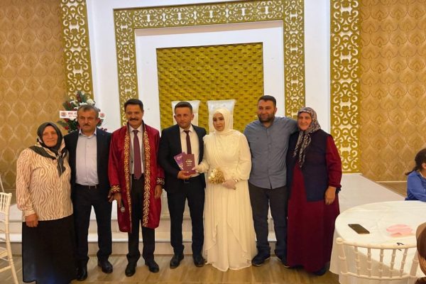 Nikahı Başkan Deveci Kıydı
