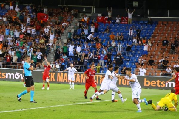 Konyaspor deplasmanda pes etmesi