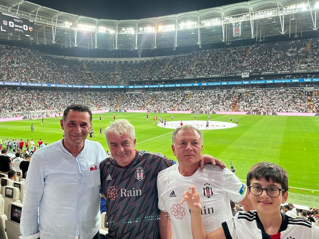 İreçge, doğum gününü Beşiktaş maçında kutladı