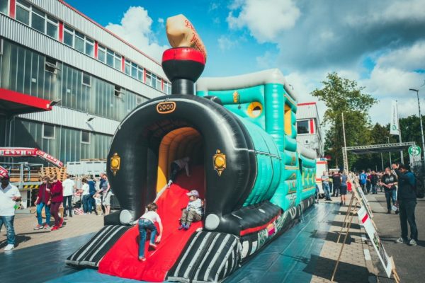 Die S-Bahn Hamburg feiert Heute!