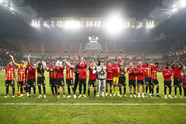 Kayserispor, Galatasaray’dan üç puanı ilk yarıda aldı