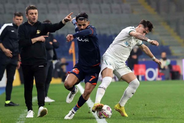 Medipol Başakşehir ligde ikinci sıraya yükseldi