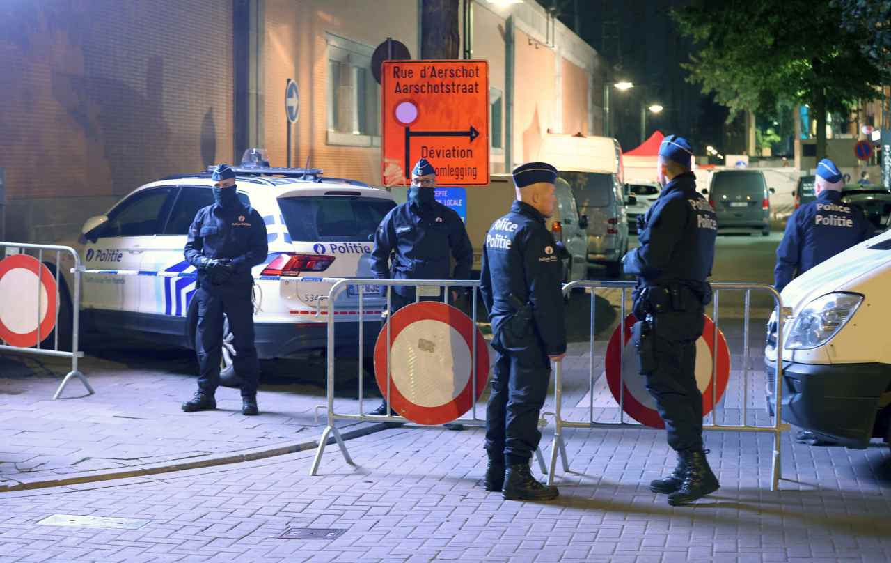 <strong>Belçika’da bıçaklı saldırıda bir polis öldü</strong>