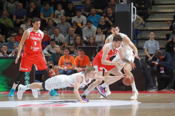<strong>A Milli Erkek Basketbol Takımı, FIBA 2023 Dünya Kupası’na katılma şansını yitirdi</strong>