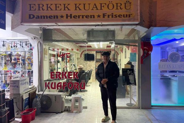 Usta makas ‘’HT Bay ve Bayan Kuaförü’’