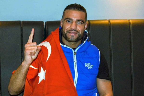 <strong>Dünya şampiyonu İstanbul’daki tetör saldırısını kınadı</strong>