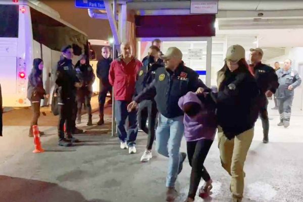 <strong>Beyoğlu’ndaki terör saldırısını gerçekleştiren terörist Ahlam Albasır cezaevine götürüldü</strong>