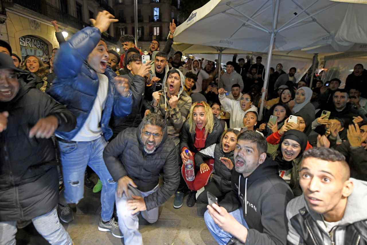 <strong>İspanya’da yaşayan Faslı futbolseverler, ülkelerinin Dünya Kupası’nda çeyrek finale yükselmesini kutladı</strong>