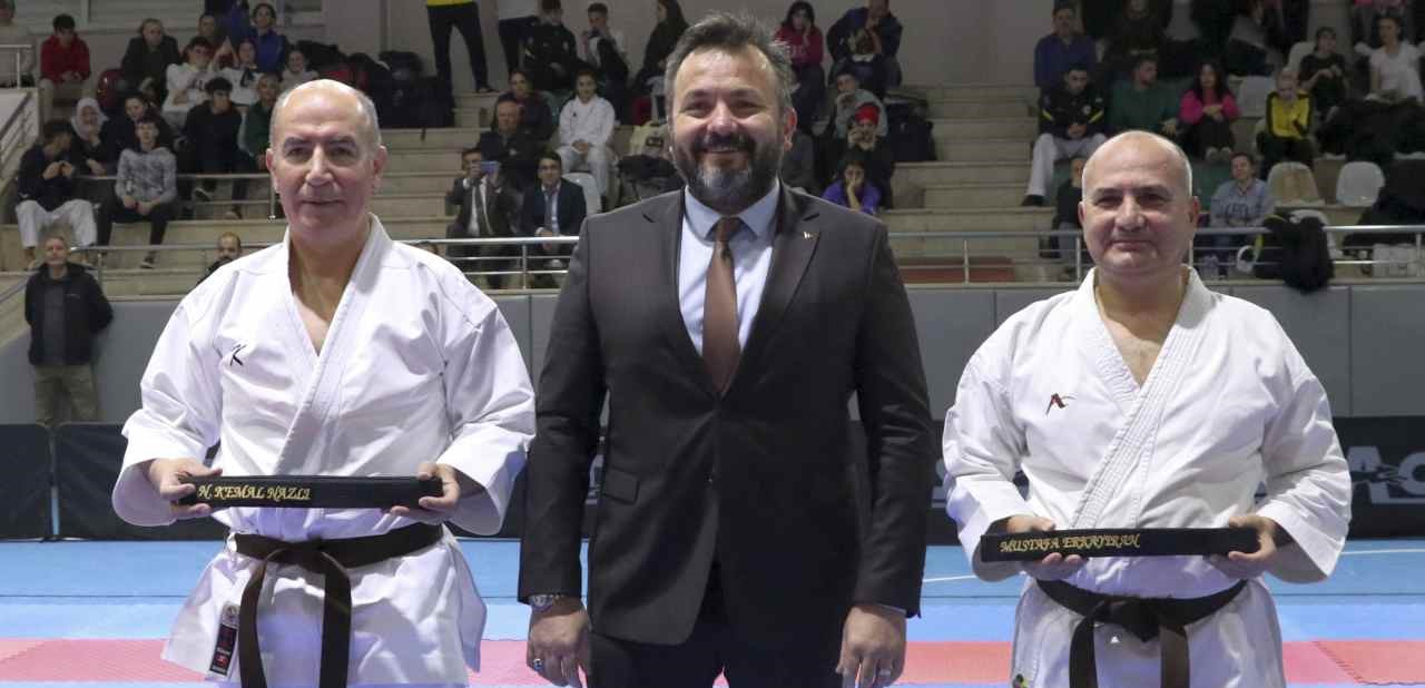 <strong>Ankara Vali Yardımcıları, karatede “siyah kuşak” taktı</strong>