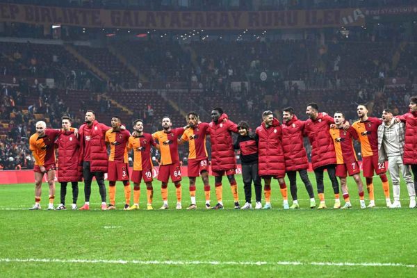 <strong>İstanbulspor’u 2-1 ile geçen Galatasaray, liderlik koltuğuna oturdu</strong>