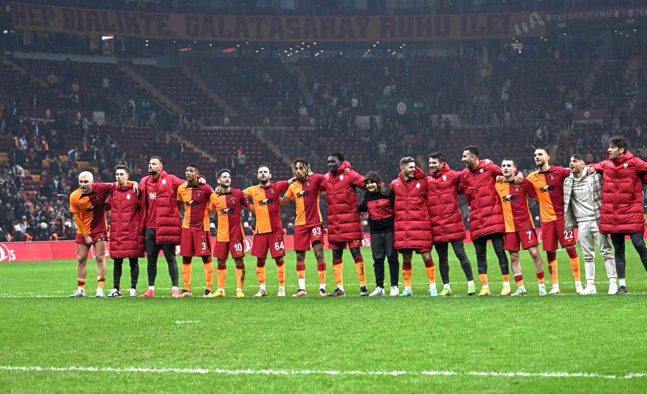 <strong>İstanbulspor’u 2-1 ile geçen Galatasaray, liderlik koltuğuna oturdu</strong>