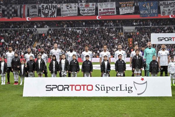 <strong>Beşiktaş 3 puanı golcüleriyle aldı</strong>