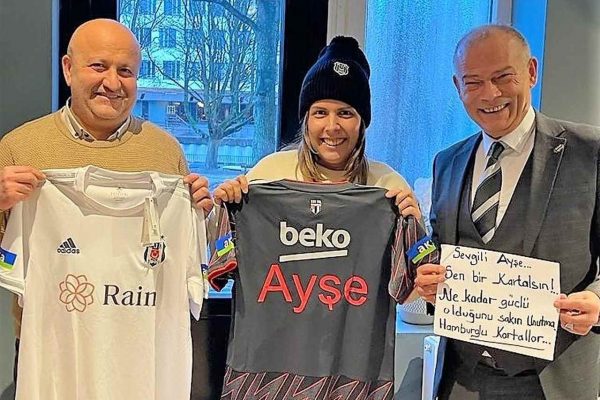 DOĞUM GÜNÜN KUTLU OLSUN AYŞE, YÜZÜN HEP GÜLSÜN!