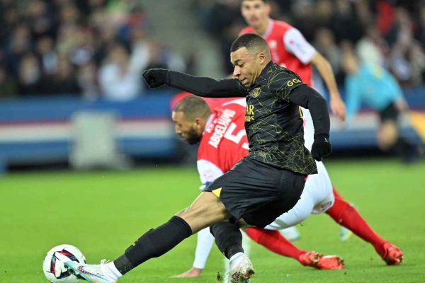 <strong>PSG, ligde berabere kaldı</strong>