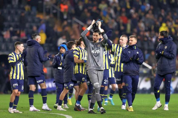 <strong>Valencia attı, Fenerbahçe farklı kazandı</strong>