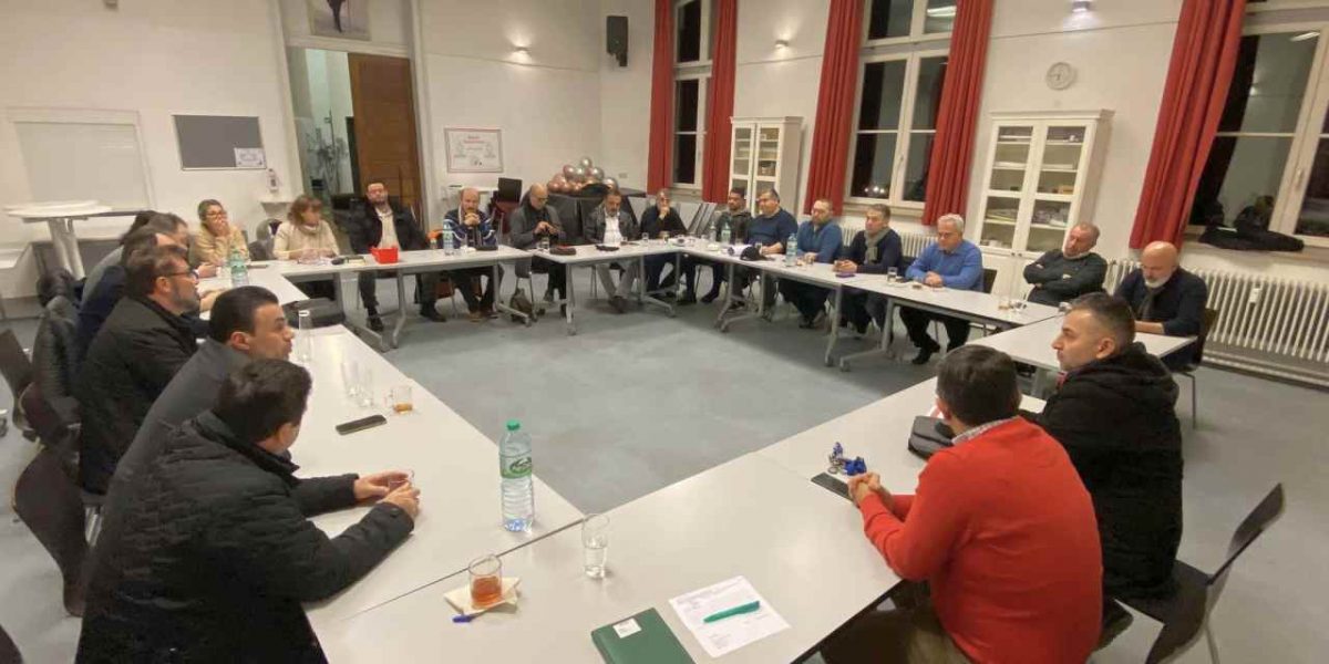 Hamburg’daki birçok dernek Türkiye’deki depremden dolayı Acil Toplantı yaptı.
