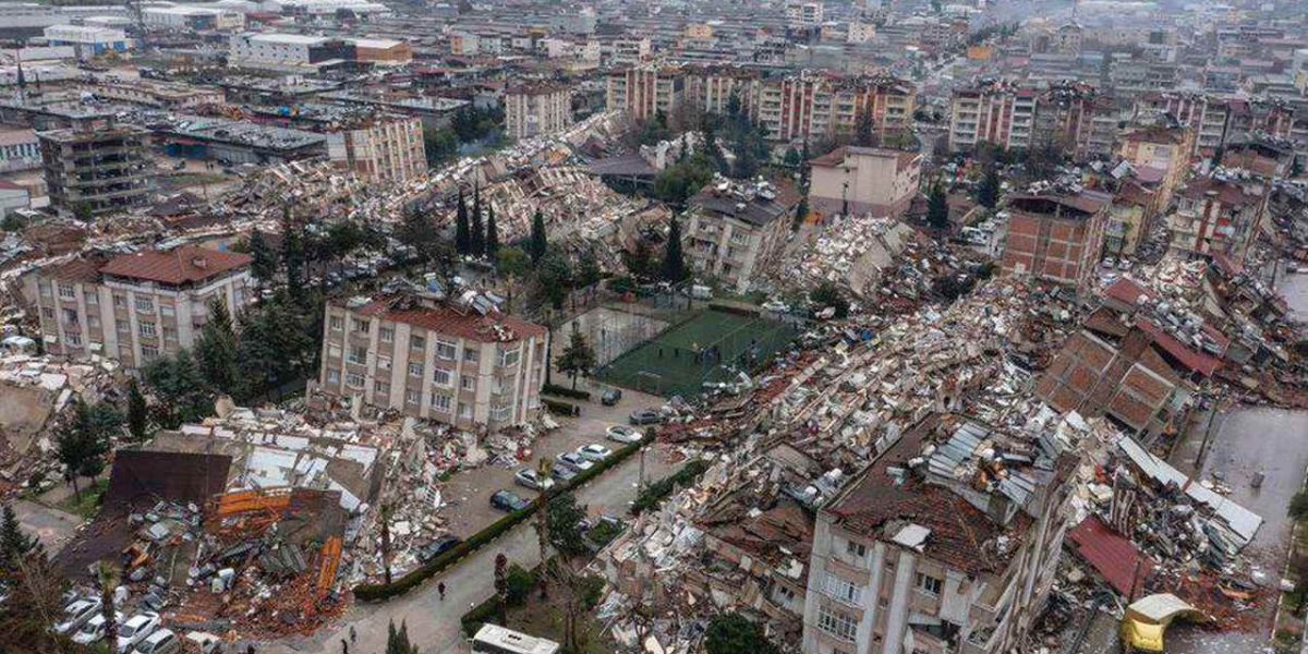 Hedef, depremzedeye 500 bin Euro yardım etmek