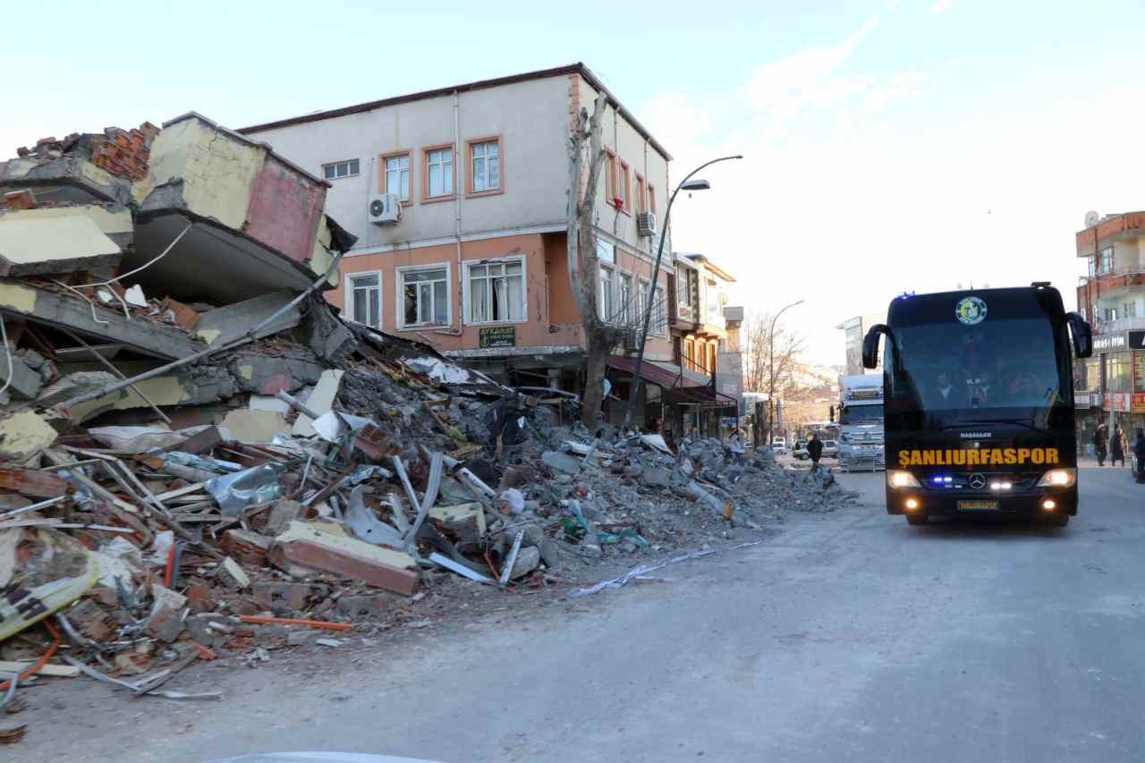 <strong>Şanlıurfaspor, Adıyaman’da depremzedelerin yardımına koştu</strong>
