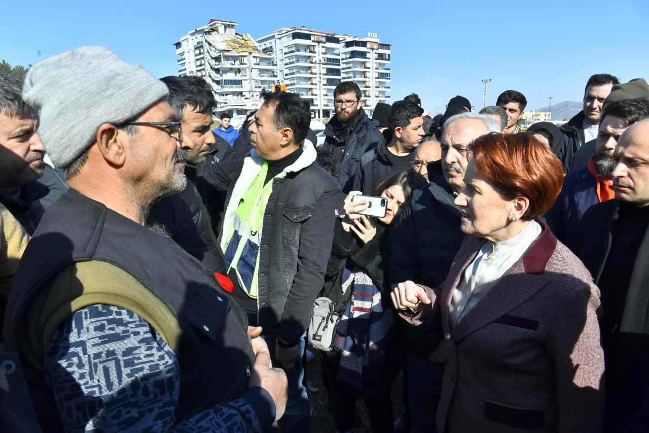 İYİ Parti Genel Başkanı Akşener, depremlerden etkilenen Gaziantep ve Osmaniye’de ziyaretlerde bulundu: