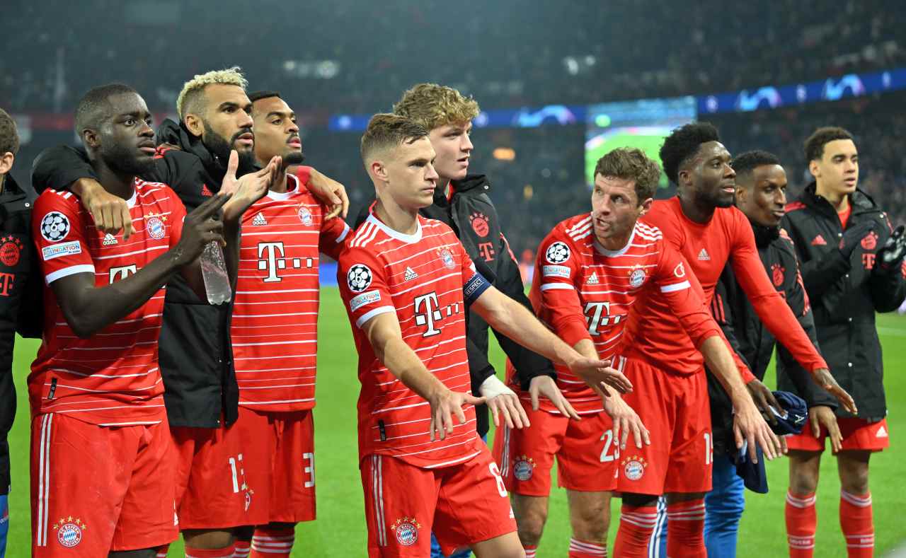 <strong>Bayern Münih, Borussia Dortmund’u 4-2 mağlup ederek liderliği geri aldı</strong>