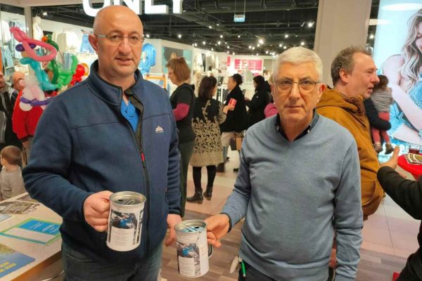 “Billstedt Center’da depremzedeler için Ücretsiz Stand Dayanışması”