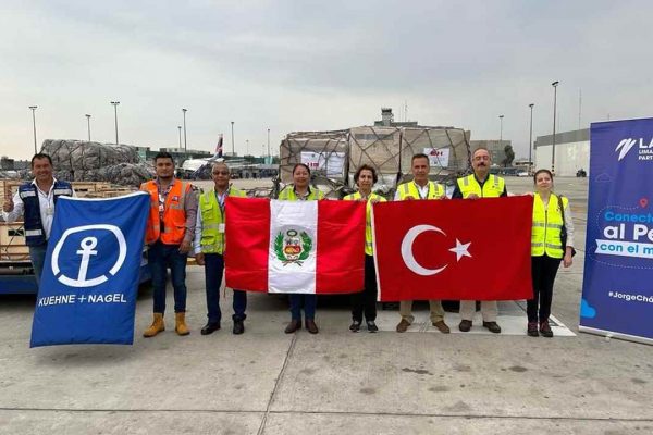<strong>Peru’da depremzedeler için toplanan yardım malzemesi Türkiye’ye gönderildi</strong>