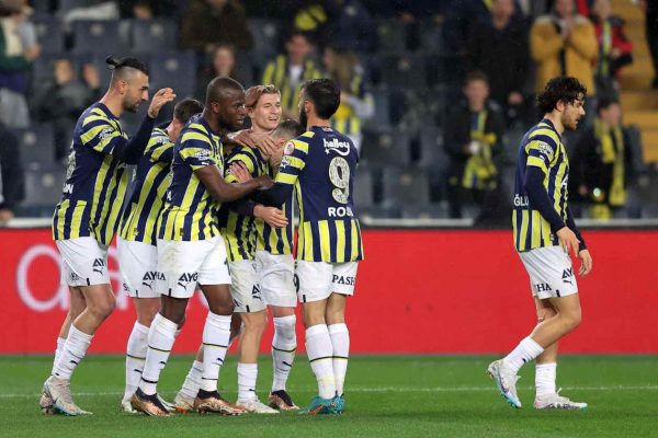 <strong>Fenerbahçe kupada yarı finale çıktı</strong>