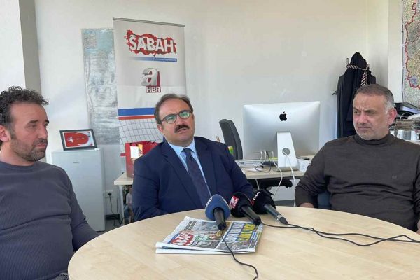 Türkiye’nin Frankfurt Başkonsolosu Tunçer, Almanya’da gözaltına alınan gazetecileri ziyaret etti