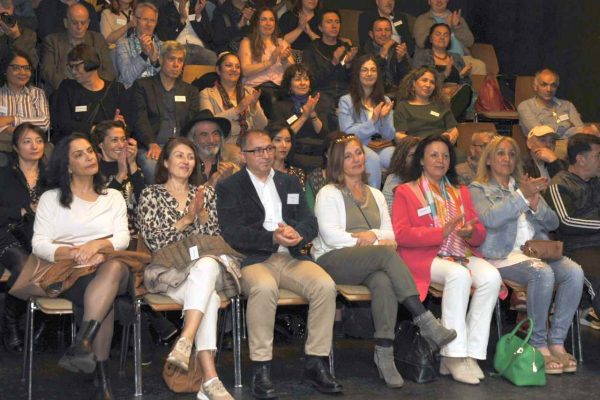 Kemal Kocatürk’ün yeni oyunu “Beşi Bir Yerde“ festivalde sahneledi