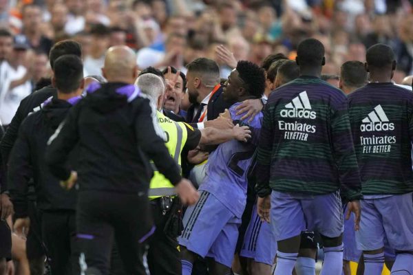 Valencia sahasında Real Madrid’i yendi