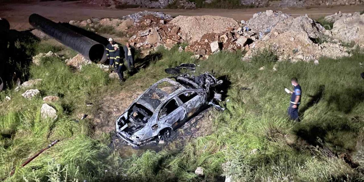 Gaziantep’te 2 otomobilin çarpıştığı kazada 1 kişi öldü, 9 kişi yaralandı