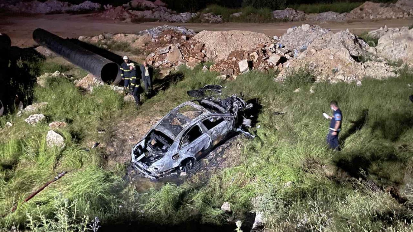 Gaziantep'te 2 otomobilin çarpıştığı kazada 1 kişi öldü, 9 kişi yaralandı