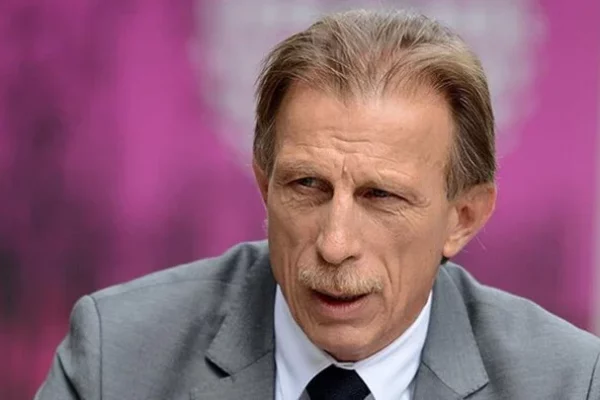 Alman Teknik Direktör Christoph Daum, ABD’deki bir hastanede yoğun bakımda