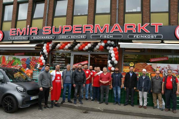 Schenefeld’in en büyük Türk marketi açıldı