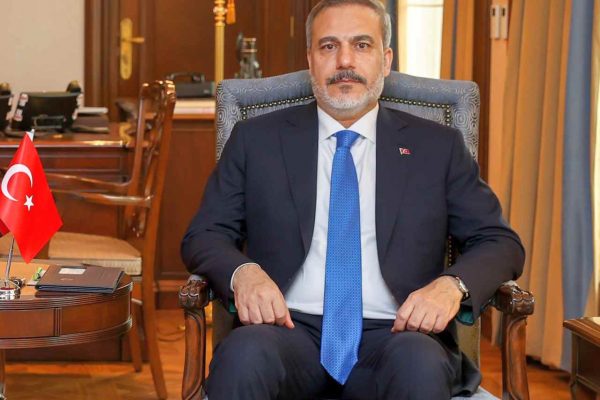 Türkischer Außenminister: Der Mann im Halbschatten