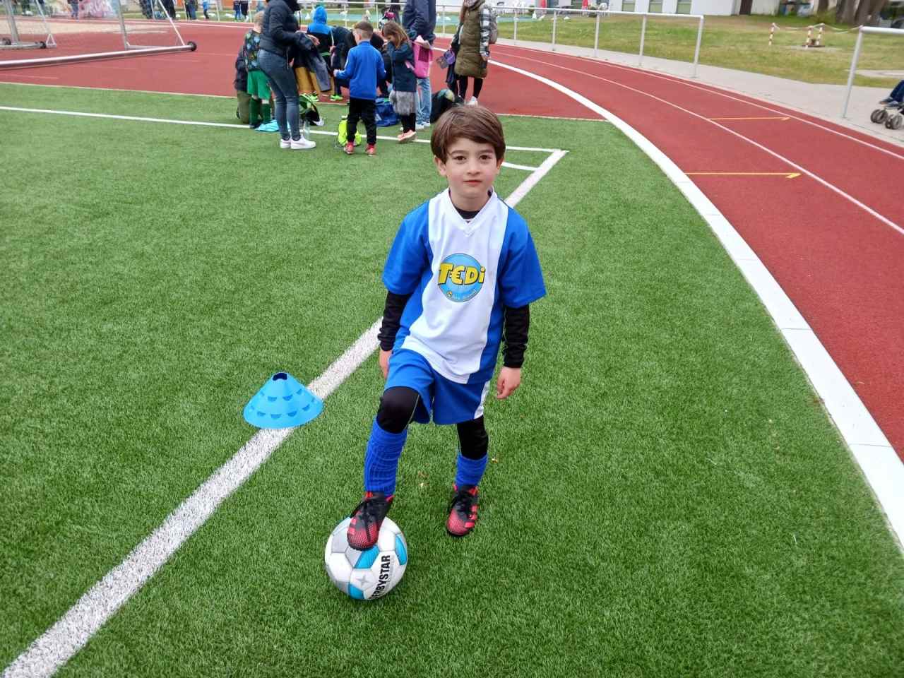 En yetenekli minik futbolcu: İsmail Doğan