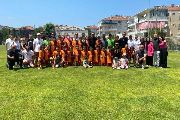 Galatasaray 13 yaş altı futbol takımı, International Maxwell Cup’ta şampiyon oldu