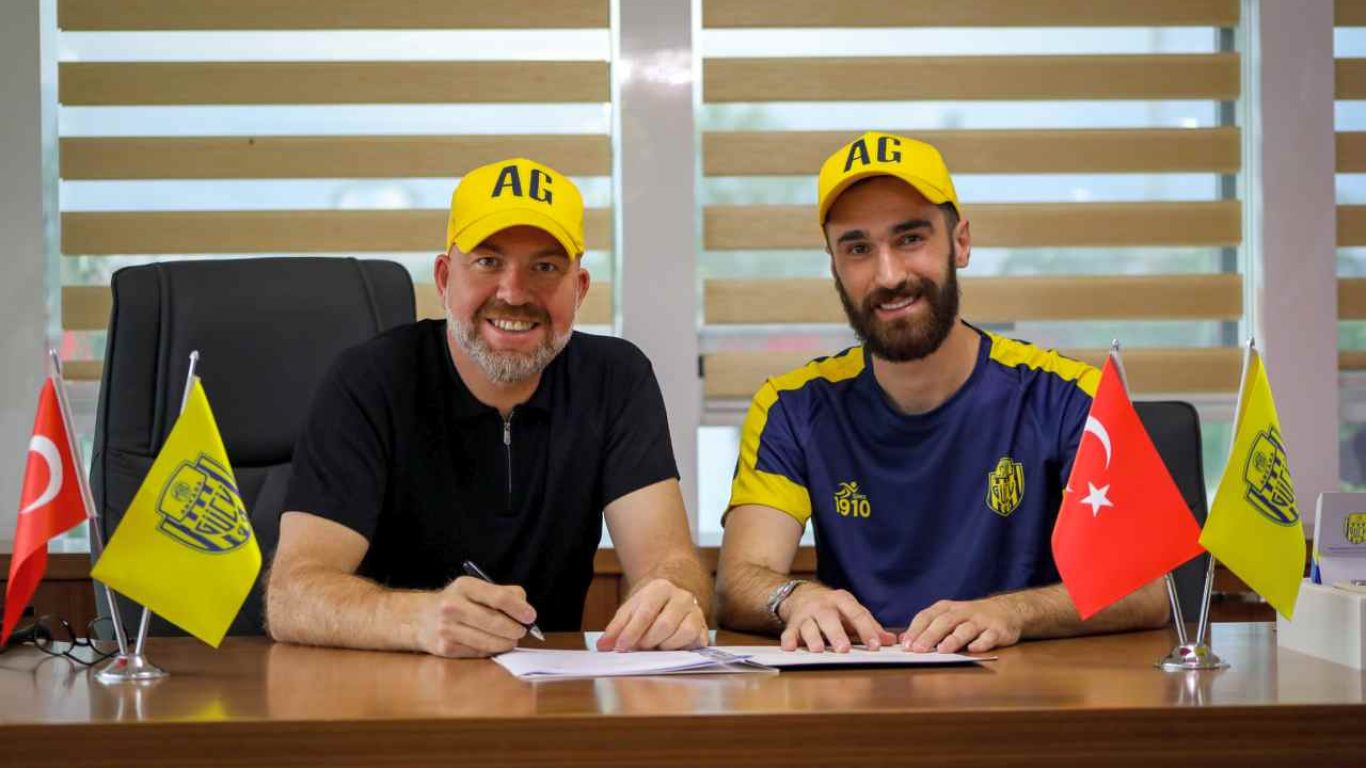 MKE Ankaragücü, Boşnak forvet Riad Bajic'i transfer etti