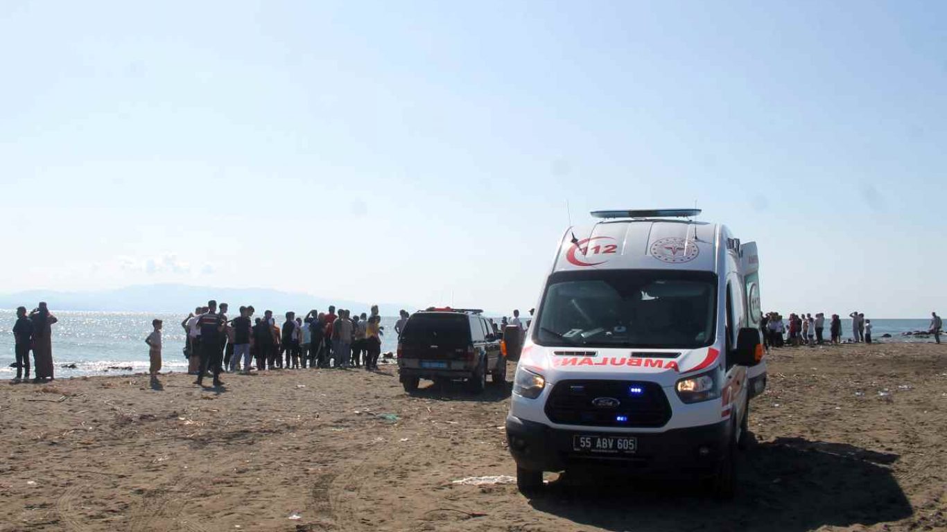 Samsun'da 2 kişi denizde boğuldu