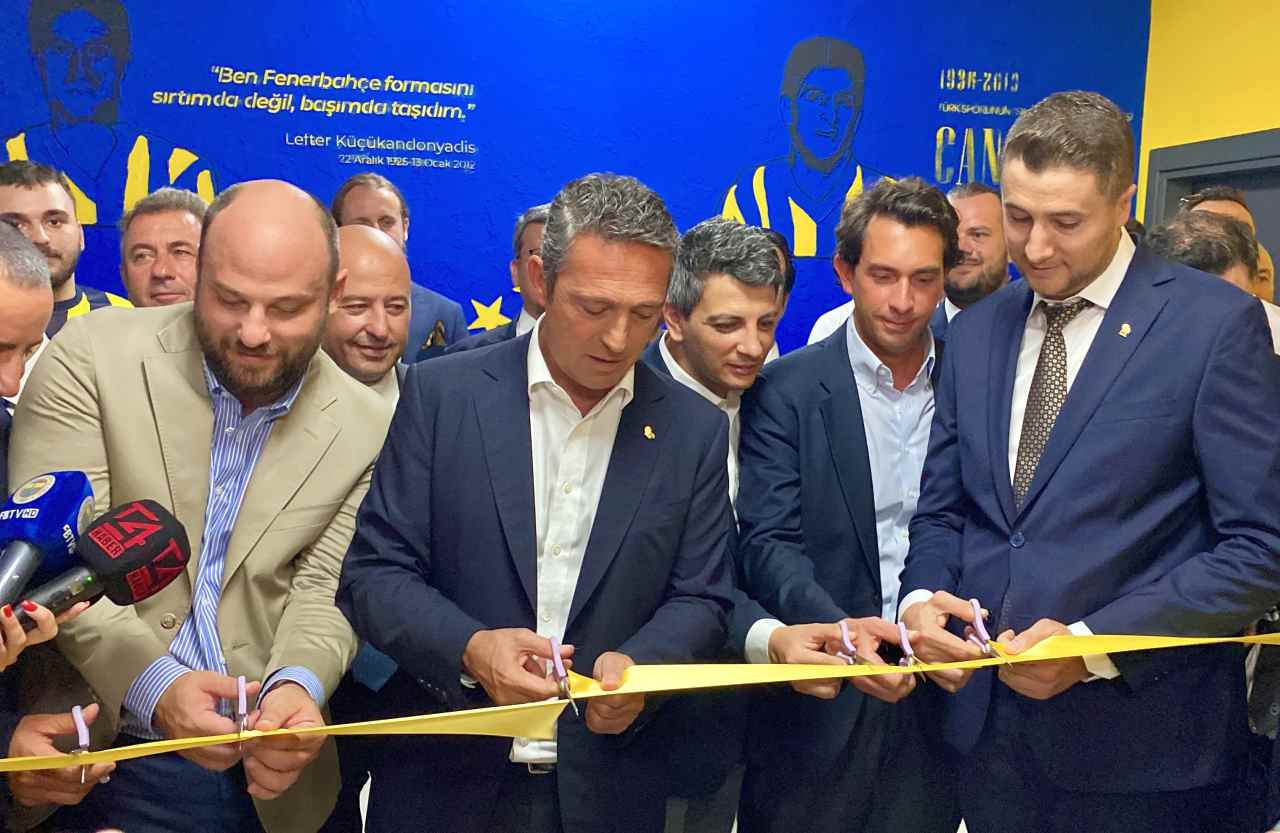 Fenerbahçe Kulübü Başkanı Ali Koç, Kocaeli’de dernek açılışına katıldı