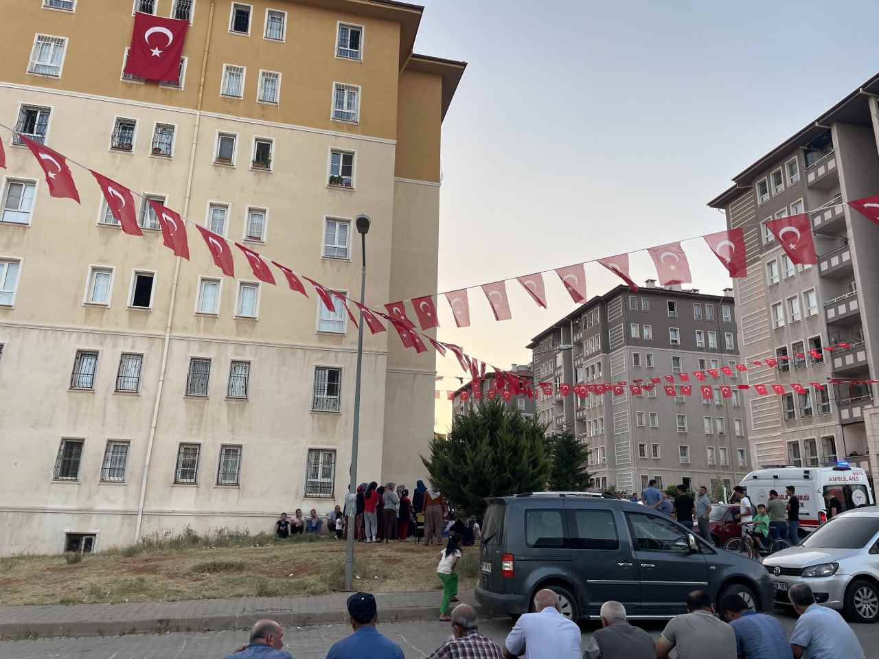 Şehit olan Özdemir’in Gaziantep’teki ailesine acı haber verildi
