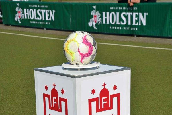 Holsten-Brauerei verlängert Premiumpartnerschaft mit HFV