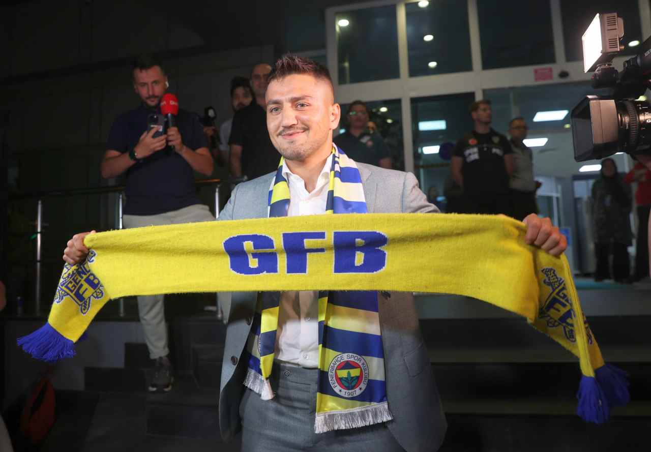 Cengiz Ünder, Fenerbahçe için İstanbul’a geldi