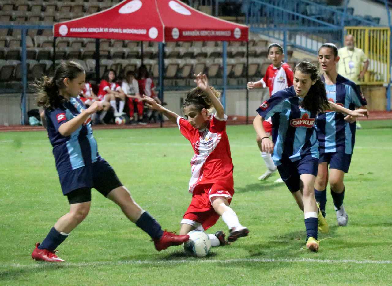 ANALİG Futbol Türkiye Birinciliği müsabakaları Karabük’te sürüyor