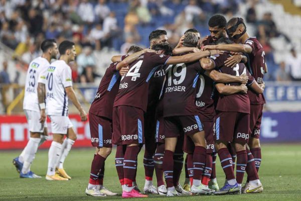 Trabzonspor, İstanbul’da farklı kazandı