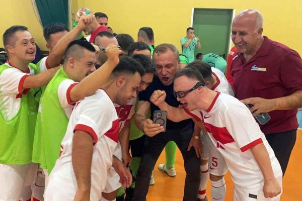 Down Sendromlu Özel Futsal Milli Takımı, üst üste ikinci kez Avrupa’da tarih yazdı