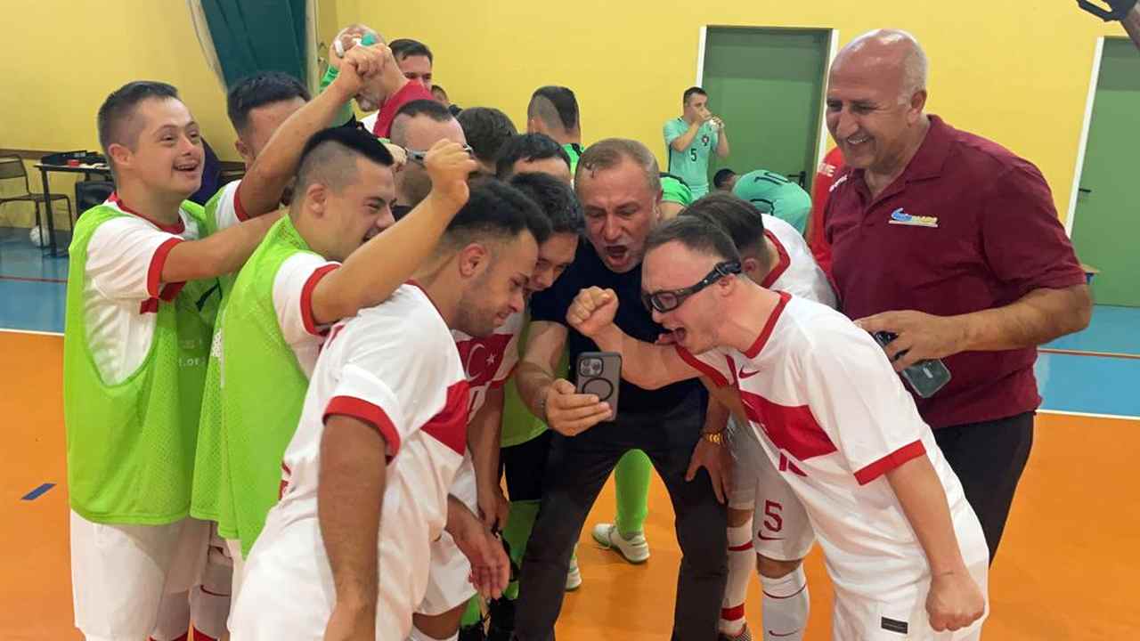 Down Sendromlu Özel Futsal Milli Takımı, üst üste ikinci kez Avrupa’da tarih yazdı