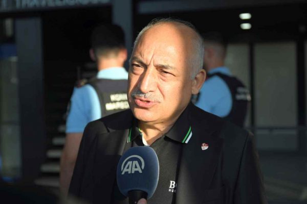 TFF Başkanı Mehmet Büyükekşi, Stefan Kuntz ile yola devam edeceklerini açıkladı: