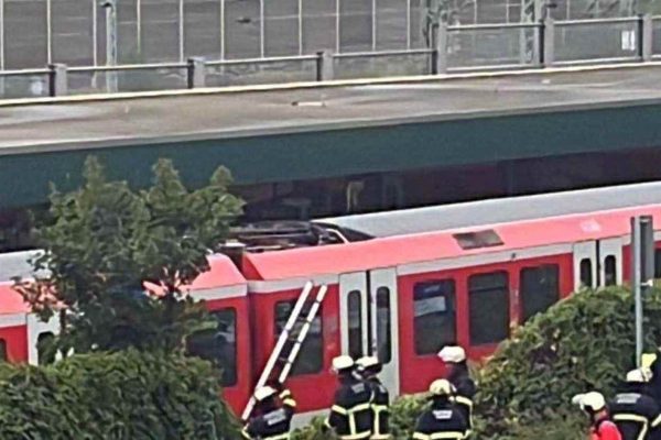 Hamburg/Wilhelmsburg”da araba, trene çarptı