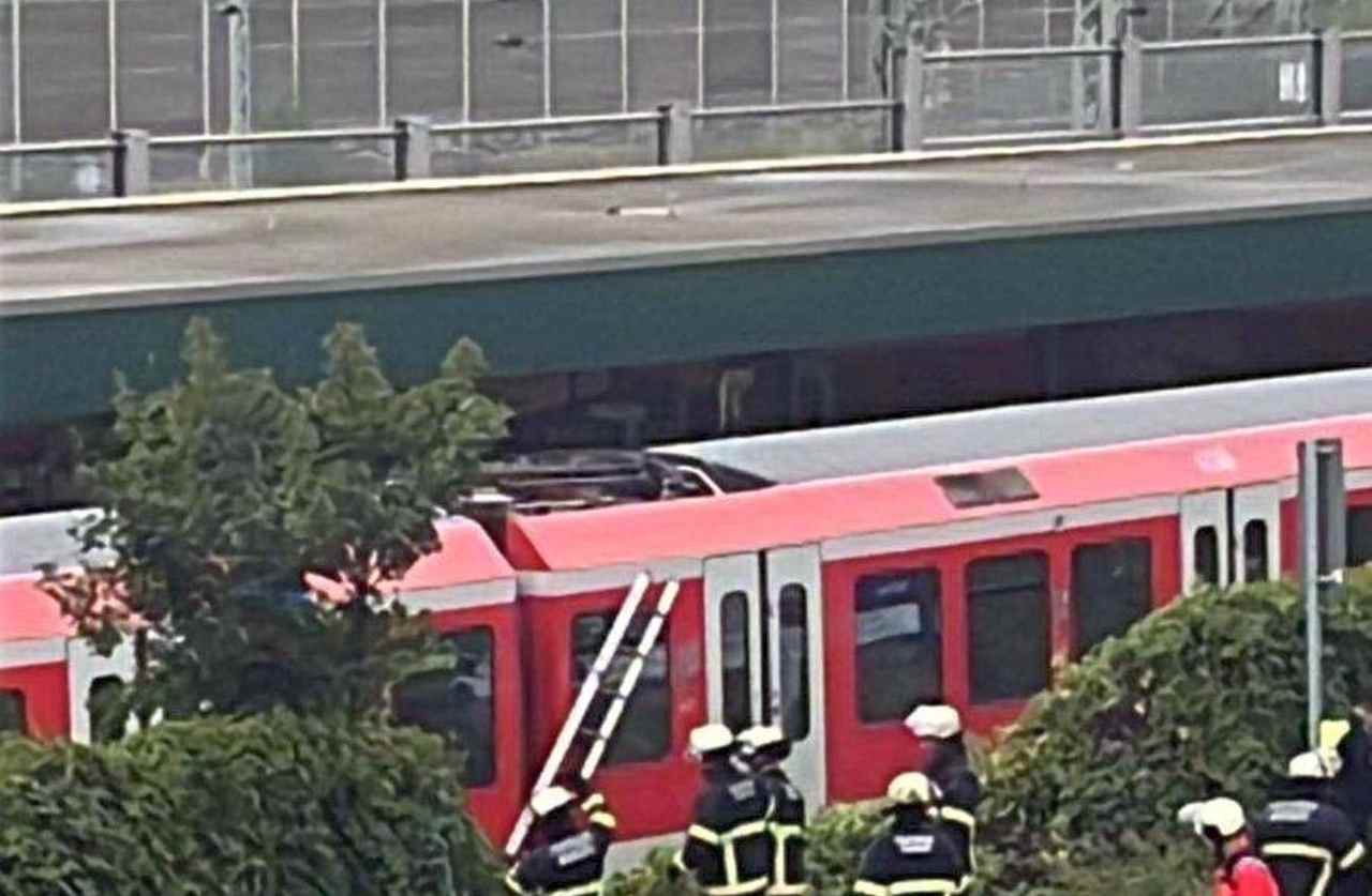 Hamburg/Wilhelmsburg”da araba, trene çarptı